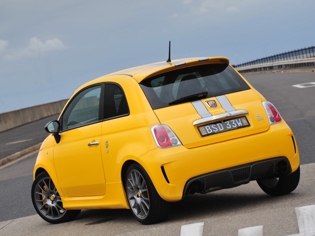 Abarth 695 Tributo Ferrari (Automatic)